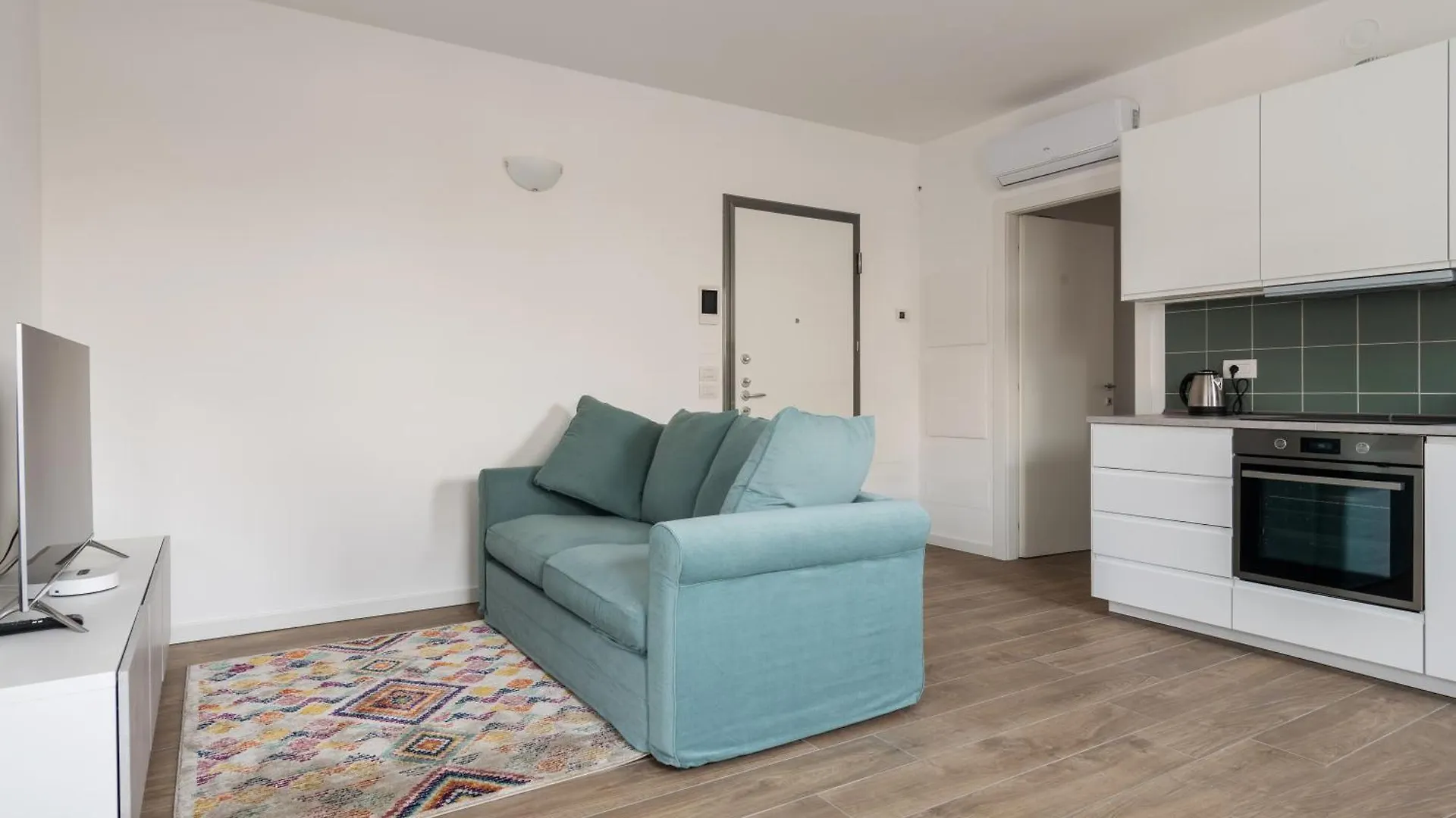 Bilocale Con Balcone Vicino Palazzo Del Ghiaccio Apartment Milan Italy